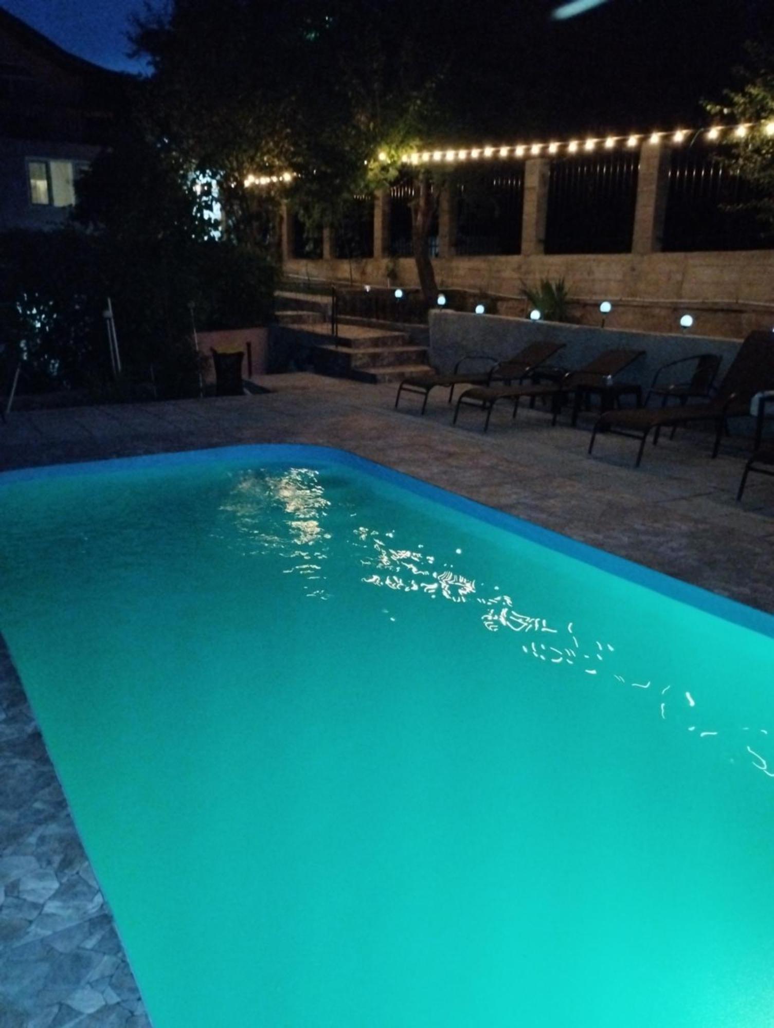 Casamarinela Hotel Orsova Kültér fotó